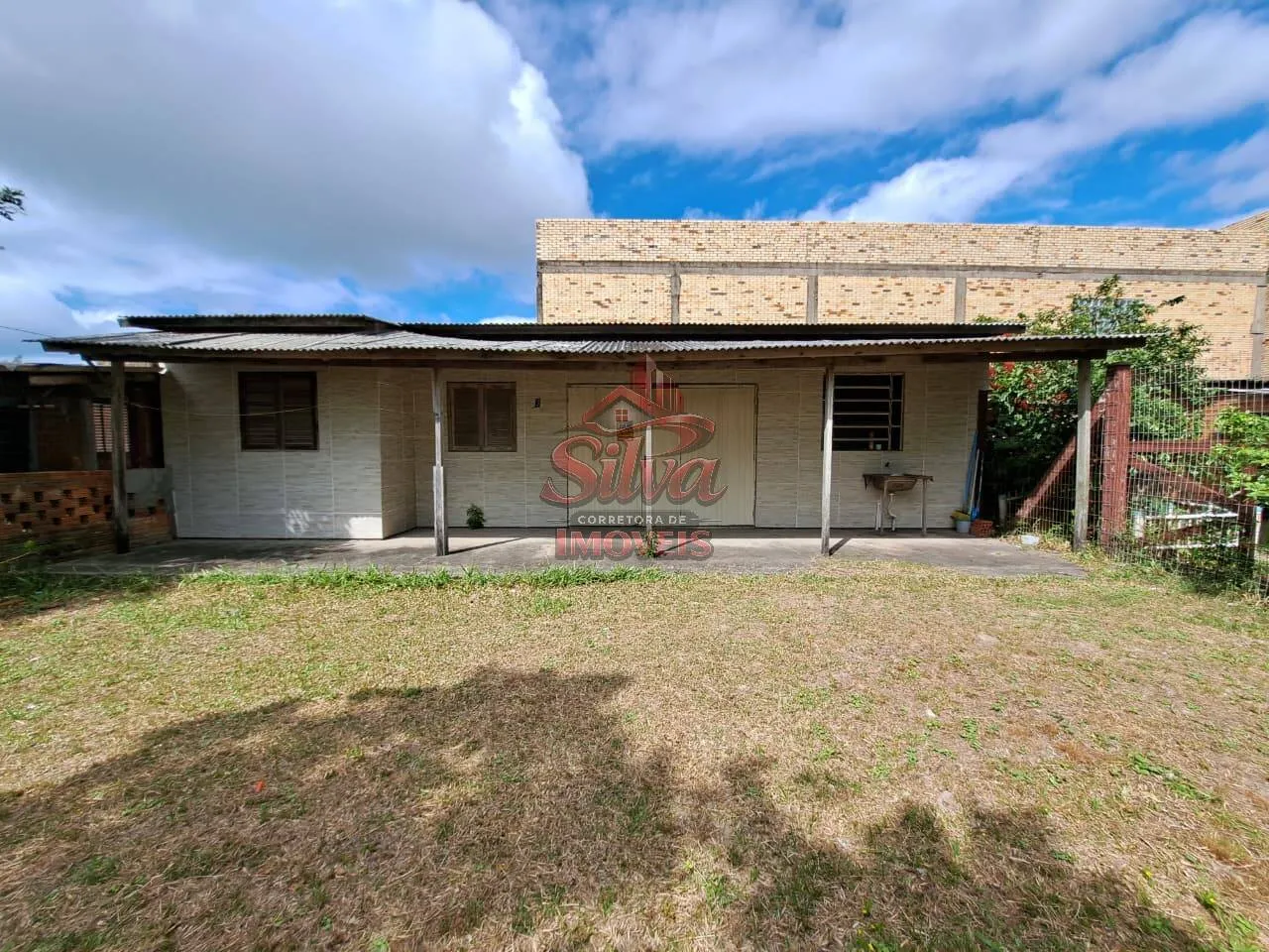 Imagem C139 | Casa 4 dormitórios com pátio cercado em Mariluz
