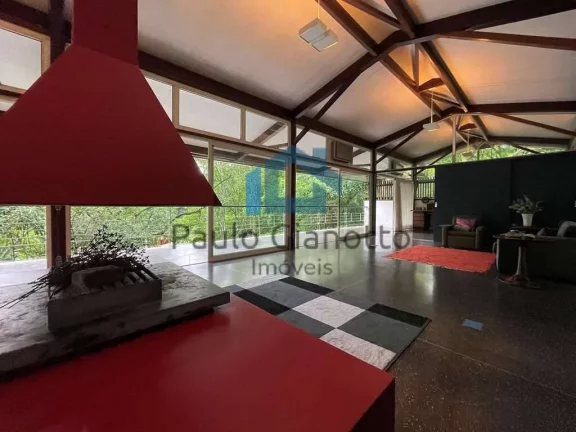 Imagem Casa à venda em condomínio autoral na Granja Viana