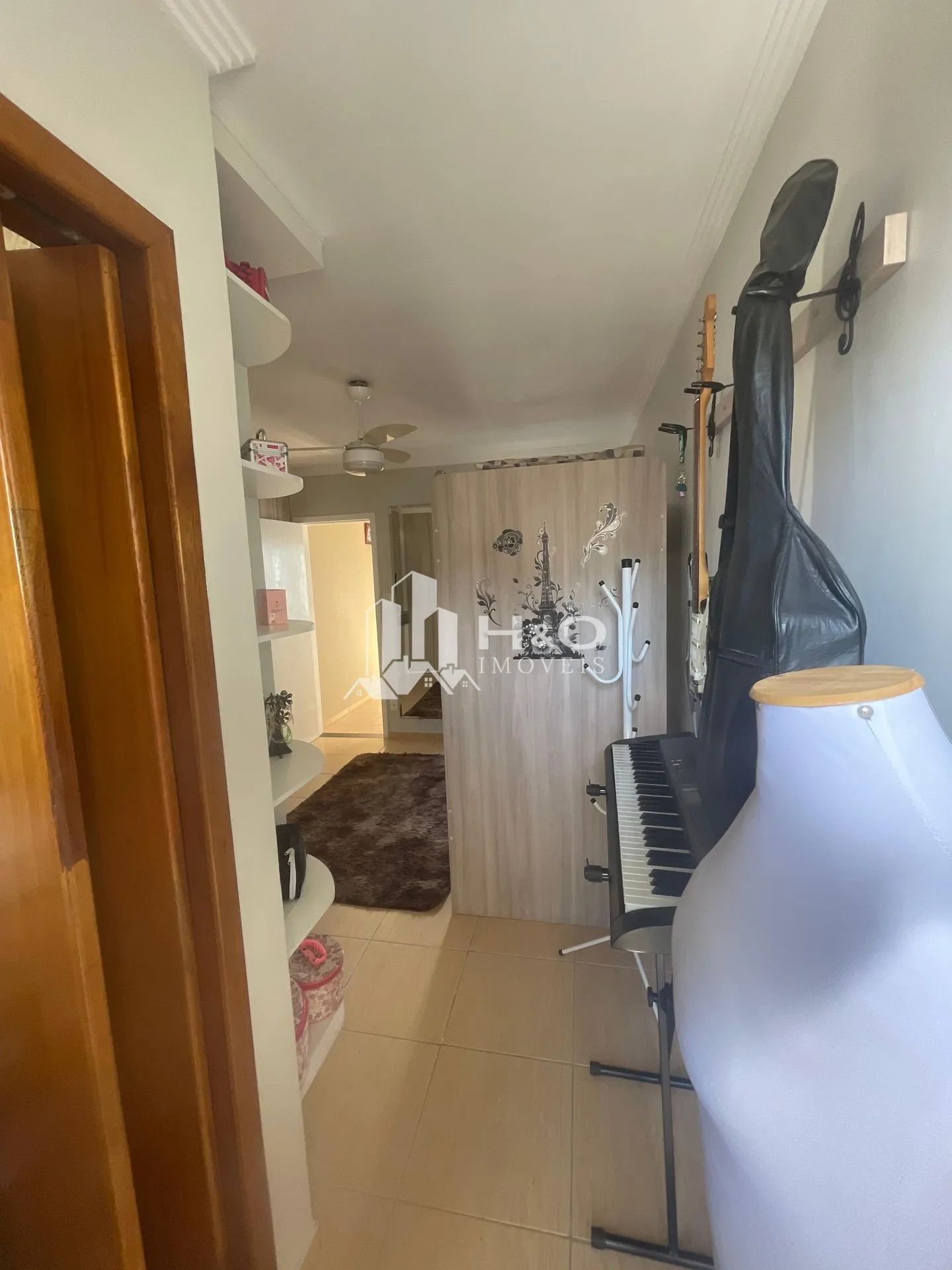Imagem Excelente sobrado com 158m, 3 suítes, ótimo preço e muito espaço interno!