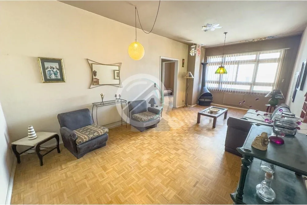 Imagem Em Andar Alto e com vista do Guaíba, apartamento com 93m² de área privativa, SEMIMOBILIADO, 2 dor...