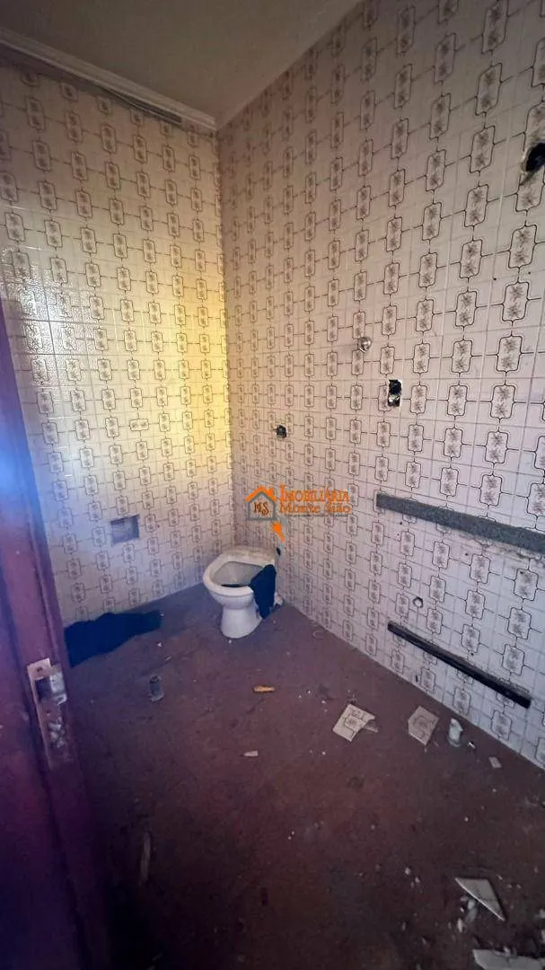 Imagem Casa com 3 dormitórios à venda, 250 m² por R$ 870.000,00 - Jardim Santa Mena - Guarulhos/SP