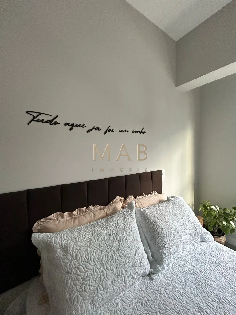 Imagem Venha Conferir! Apartamento de 1 Dormitório à Venda na Praia da Cachoeira do Bom Jesus em Florianópolis/SC!!