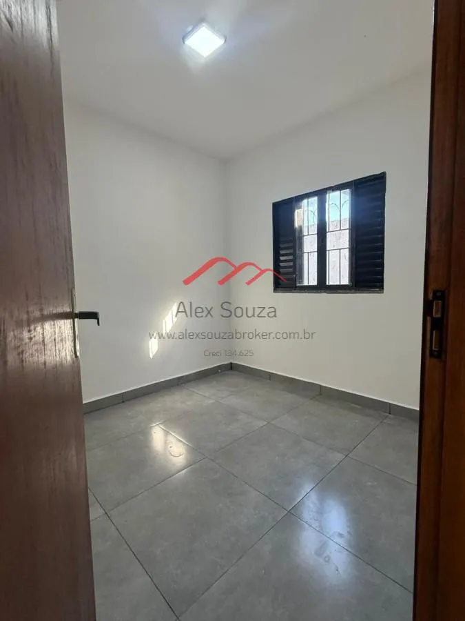 Imagem Casa para Venda em Hortolândia, Parque Bellaville, 2 dormitórios, 1 suíte, 1 banheiro, 2 vagas