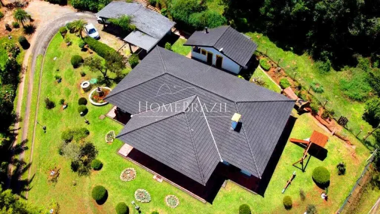 Imagem Casa em Condomínio Fechado à Venda em Campos do Jordão | Terreno de 2.500m2 e Lazer Completo
