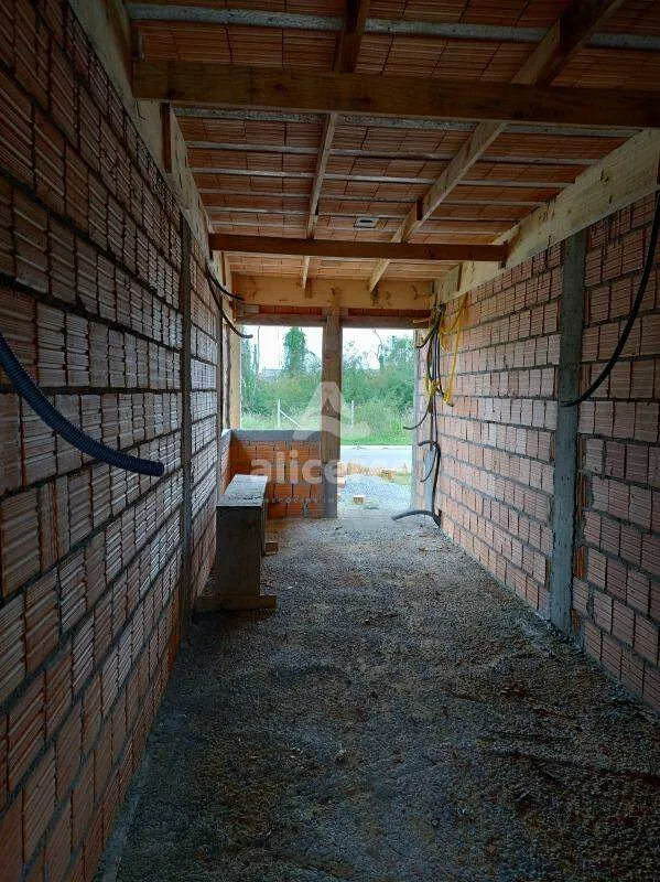 Imagem Linda Casa Geminada prontinha, com Acabamento Impecável! na Nova Palhoça