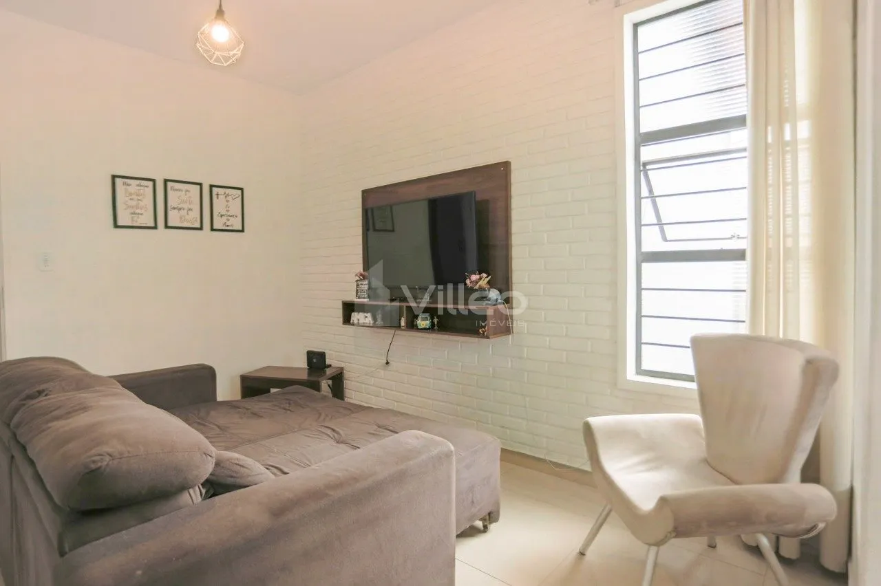 Imagem Casa de esquina com 2 casas no mesmo terreno, ideal para morar com a família ou ter uma segunda ren...