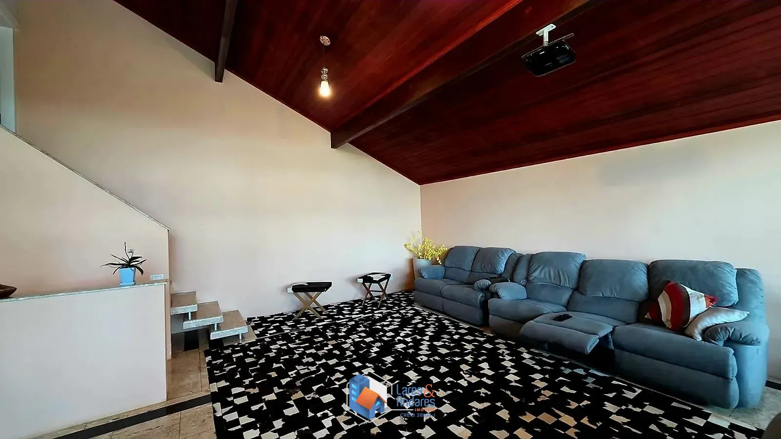 Imagem Casa Impecável com piscina de borda e vista infinita, um refúgio bem localizado no Portal Roselândia, Cotia, SP