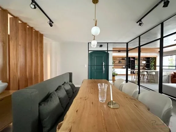 Imagem Apartamento amplo junto a Beira Mar Florianópolis, reformado, mobiliado e decorado com 4 quartos se...
