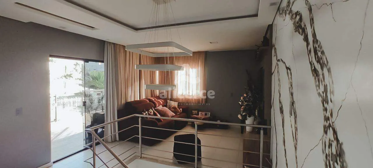 Imagem Casa com 4 Dormitórios, Piscina e Espaço Gourmet em Rua Sem Saída - Conforto, Privacidade e Localização Privilegiada no Itaguaçu! - Florianópolis/SC