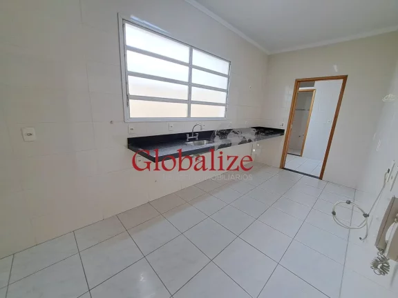 Imagem Casa Sobreposta Baixa à Venda com 3 quartos, 2 vagas, piscina, churrasqueira por R$1.150.000,00 no Boqueirão em Santos