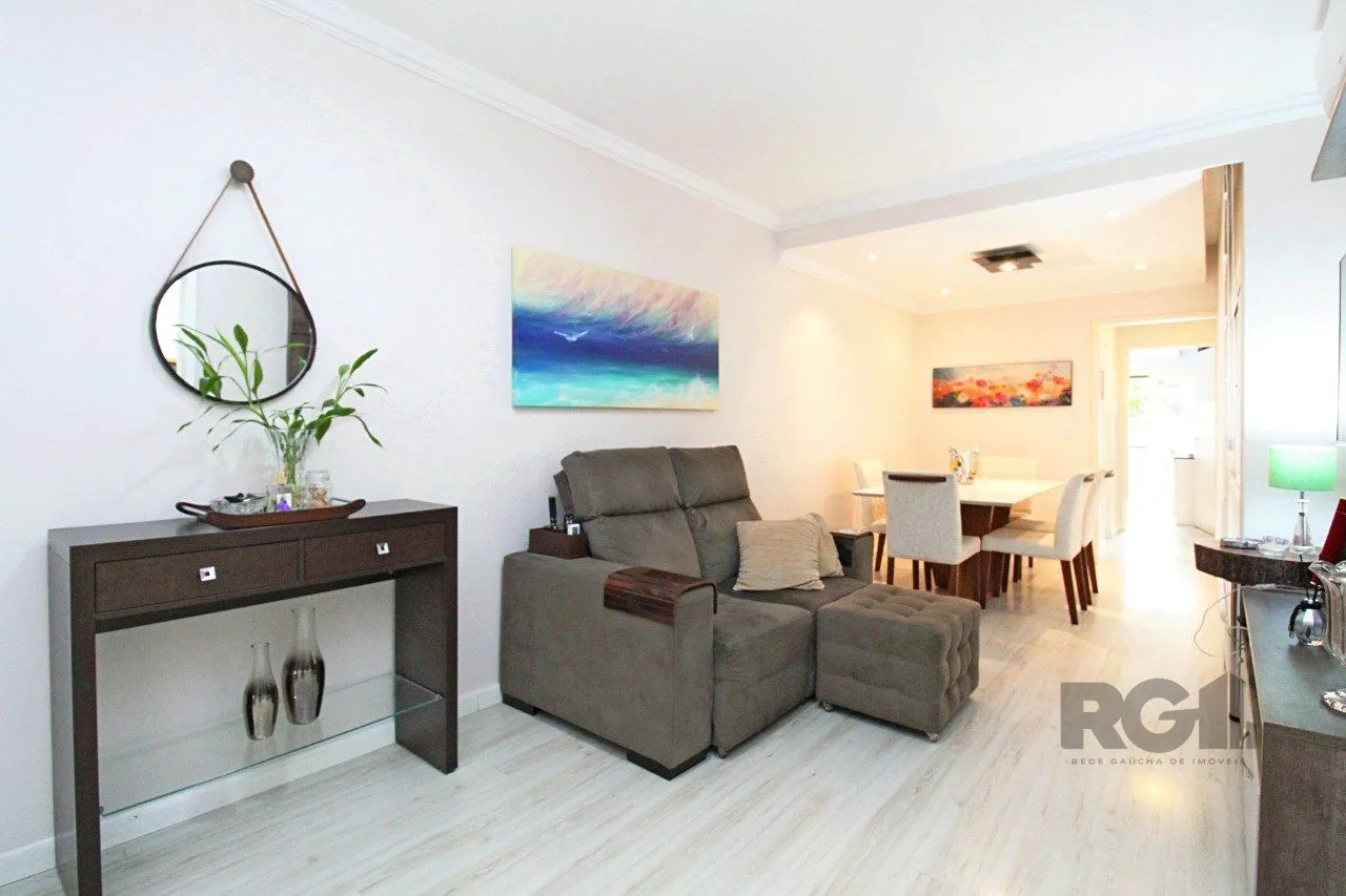 Imagem Apartamento de dois dormitórios e dois banheiros no bairro Bom Fim / Rio Branco em Porto Alegre!