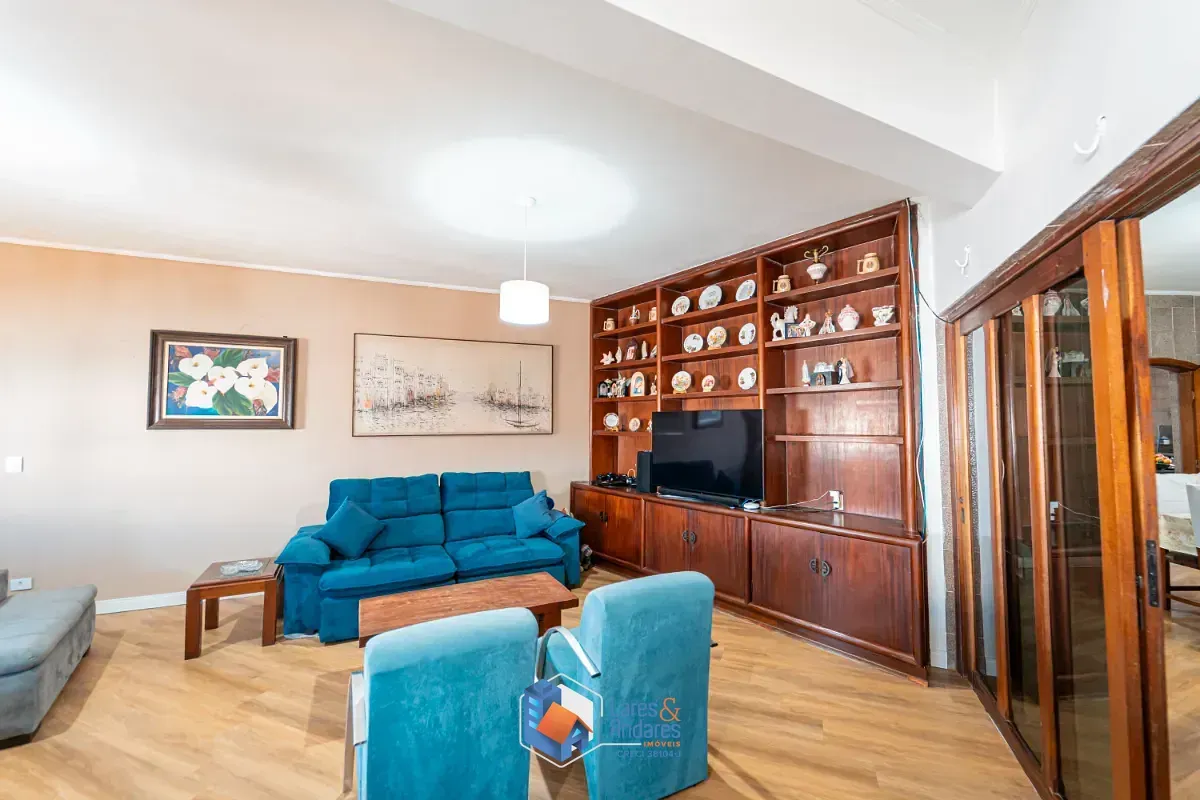 Imagem Casa para venda em Cidade Domitila com 3 quartos, sendo 1 suíte, 473m²