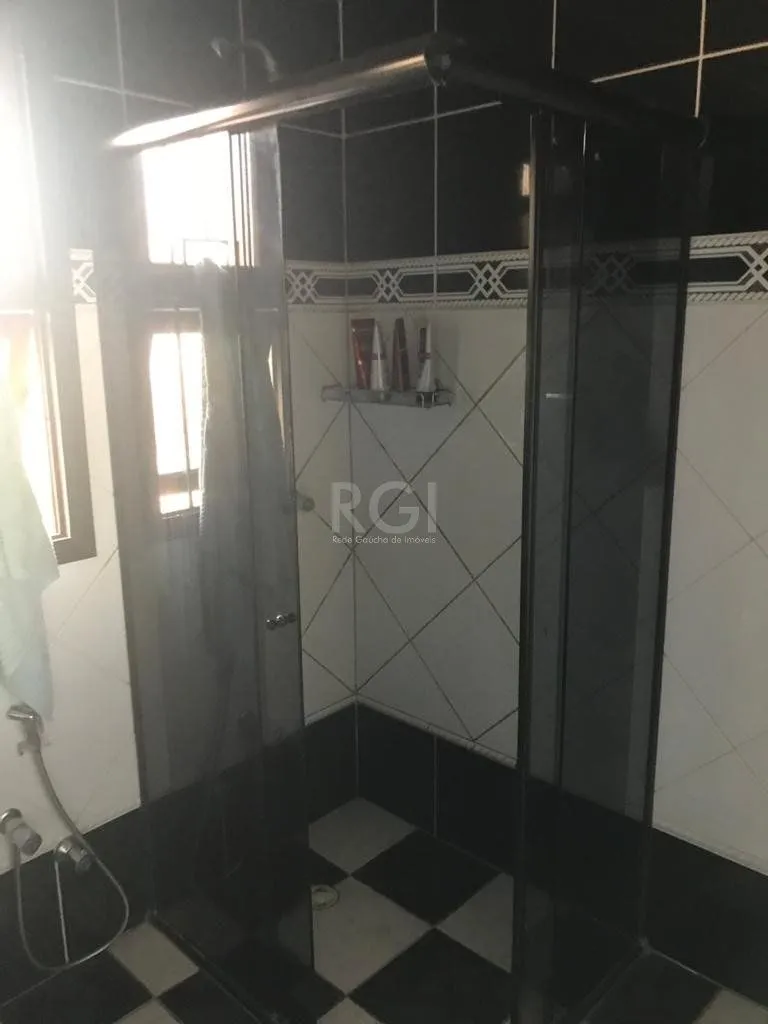 Imagem Casa para Venda - 270m², 4 dormitórios, sendo 1 suites, 5 vagas - Partenon
