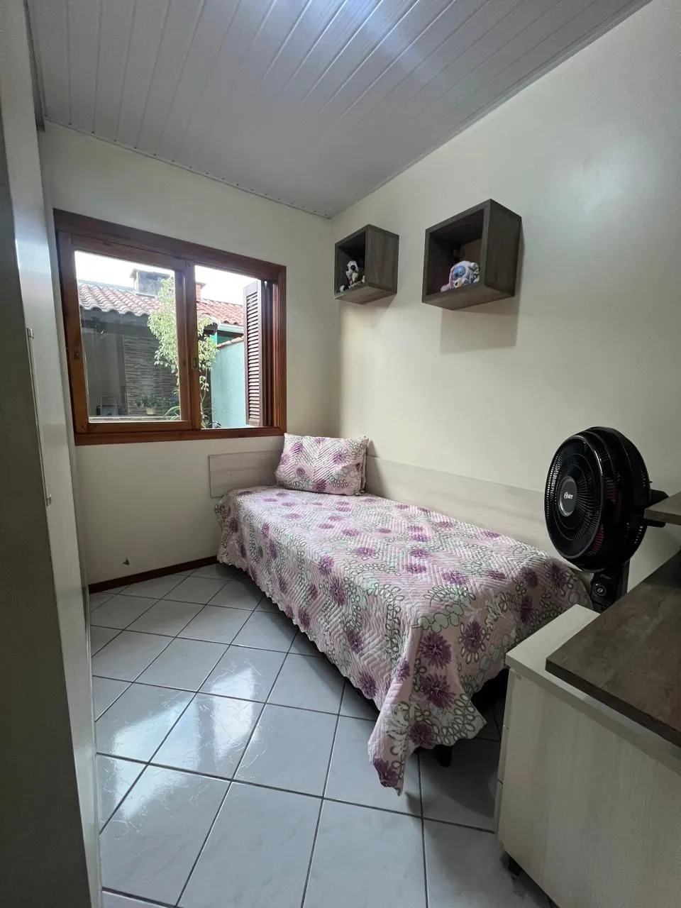 Imagem Impecável Casa Mobiliada com 3 Dormitórios localizada no loteamento Moradas do sul
