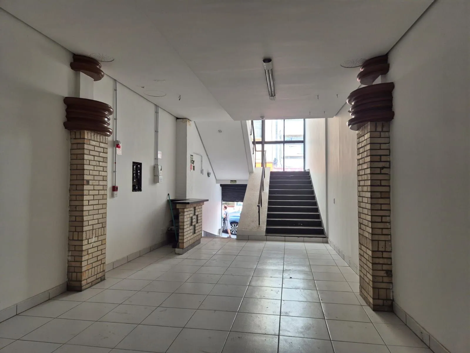 Imagem Prédio comercial com 3 andares