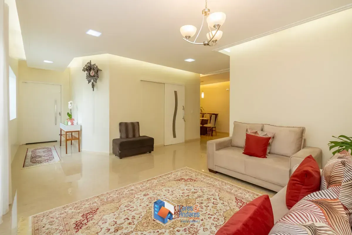 Imagem Sobrado para venda em Jardim Maria Estela com 3 quartos, sendo 3 suítes, 500m²