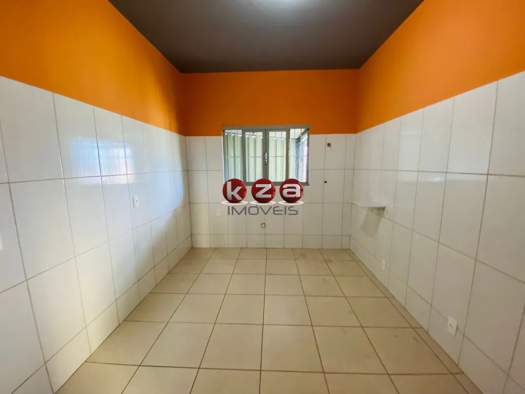 Imagem Galpão Comercial para Locação em Vinhedo-SP - Jardim São Lucas: 1 Sala, 3 Banheiros, 3 Vagas de Garagem, 200m² de Área.