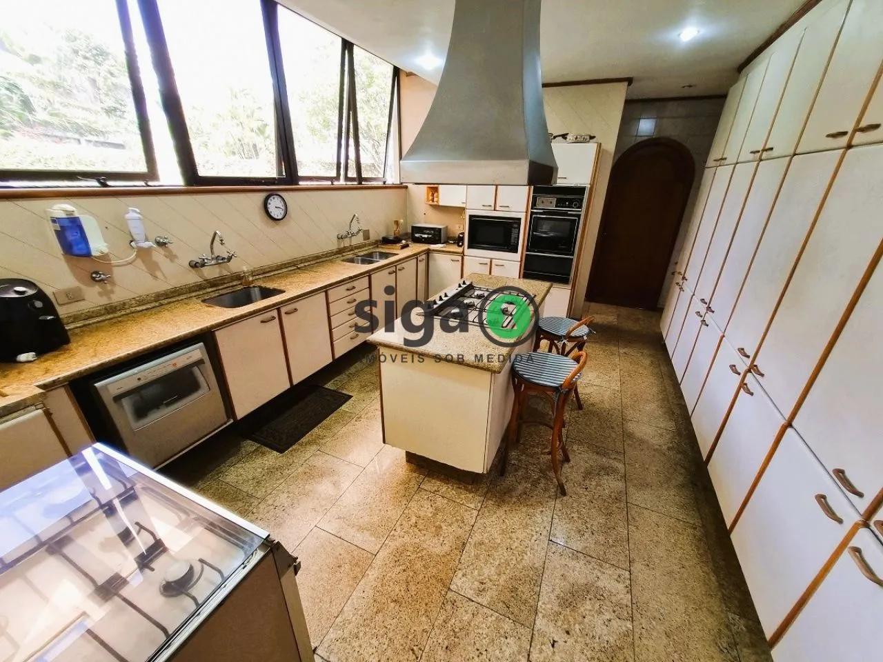 Imagem Casa a venda no Jardim Leonor com 5 quartos