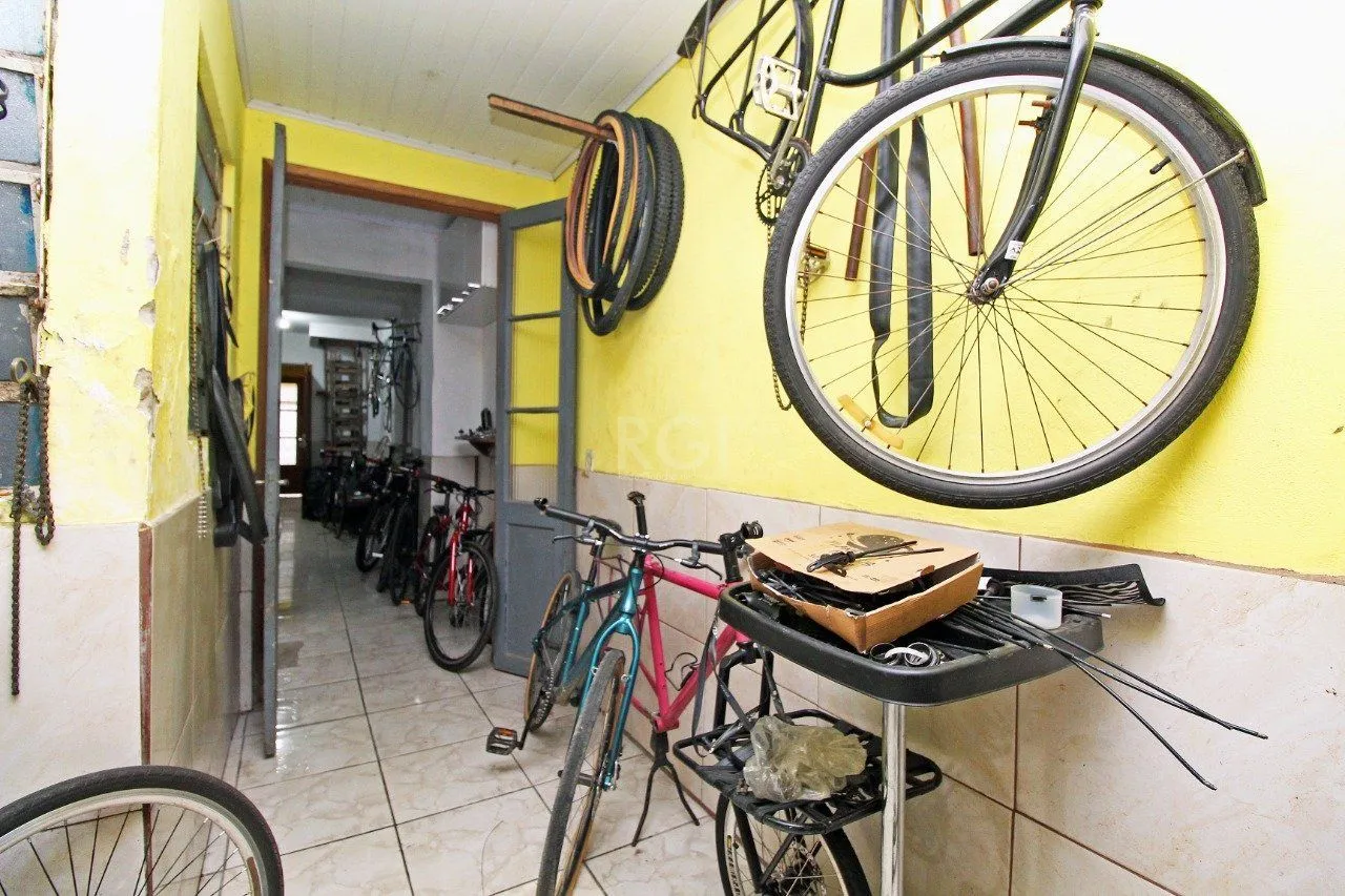 Imagem Casa para Venda - 85m², 2 dormitórios, 1 vaga - Cidade Baixa