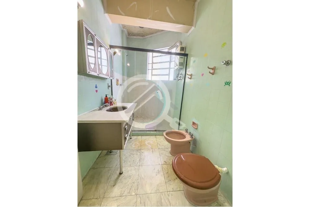 Imagem Em Andar Alto e com vista do Guaíba, apartamento com 93m² de área privativa, SEMIMOBILIADO, 2 dor...
