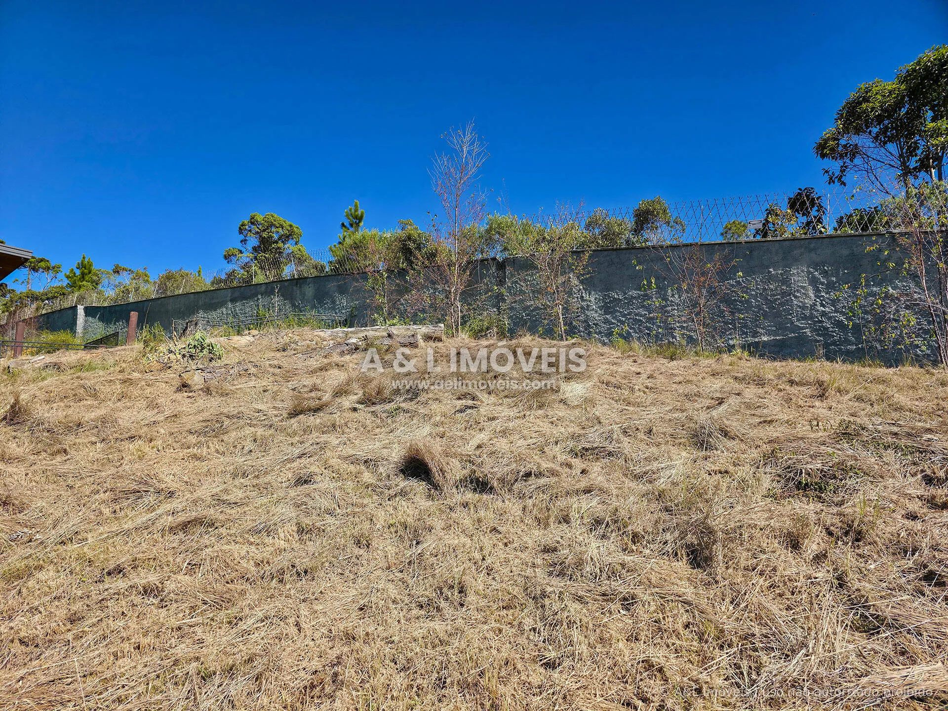 Imagem Terreno no Condomínio Ecológico II com 1.004,01 m², aclive e vista