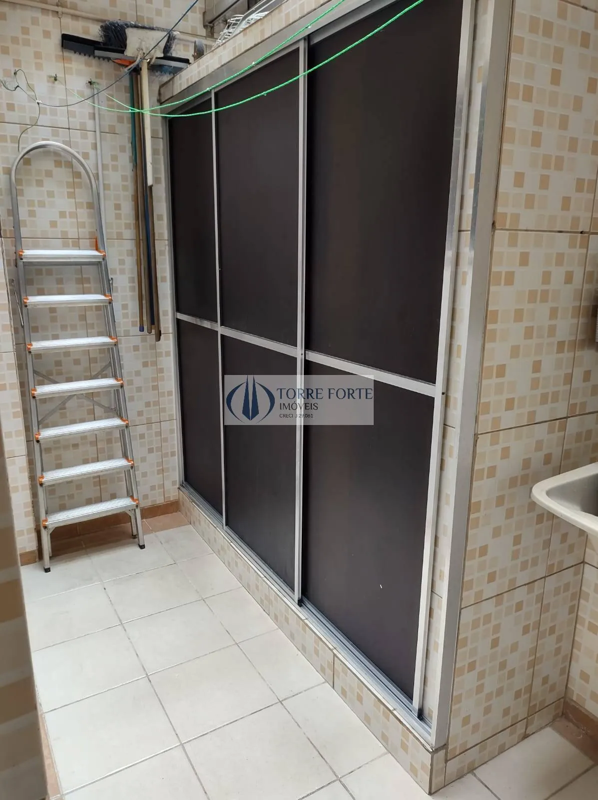 Imagem Sobrado em condominio com 3 dormitórios, 1 suite, 3 vagas na Vila Bertioga