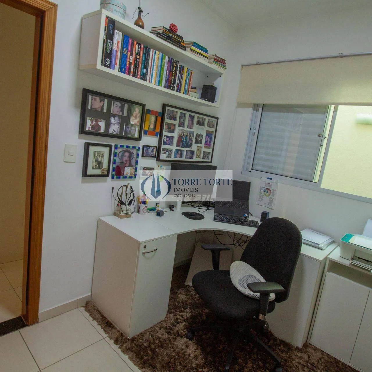 Imagem Linda casa com 3 suítes , churrasqueira, varanda , 2 vagas