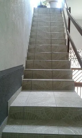 Imagem VENDA DE SOBRADO NA CIDADE MIGUEL BADRA, EM SUZANO/SP, 196m² com 03 andares, 09 quartos, 02 suítes, 03 salas, 02 cozinhas e 02 vagas. CONSULTE-NOS.