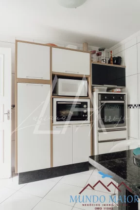 Imagem Casa com 3 Quartos e 4 banheiros à Venda, 190 m por R$ 750.000