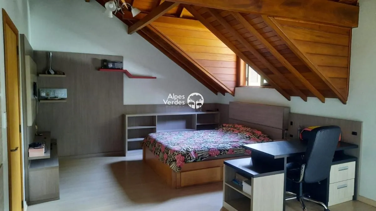 Imagem Vende-se casa em Gramado no bairro Carniel a 8 minutos da Rua Coberta