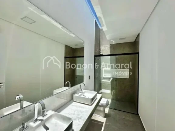 Imagem Maravilhosa casa em condomínio fechado, moderna, integrada, ampla e com vista para a reserva Alphav...