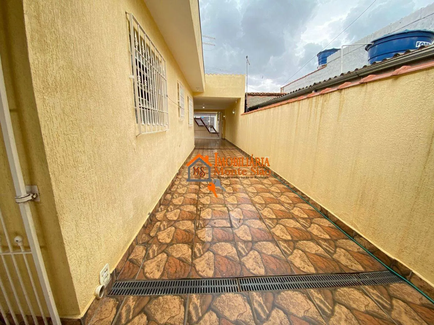 Imagem Casa com 3 dormitórios à venda, 180 m² por R$ 500.000,00 - Cidade Soberana - Guarulhos/SP
