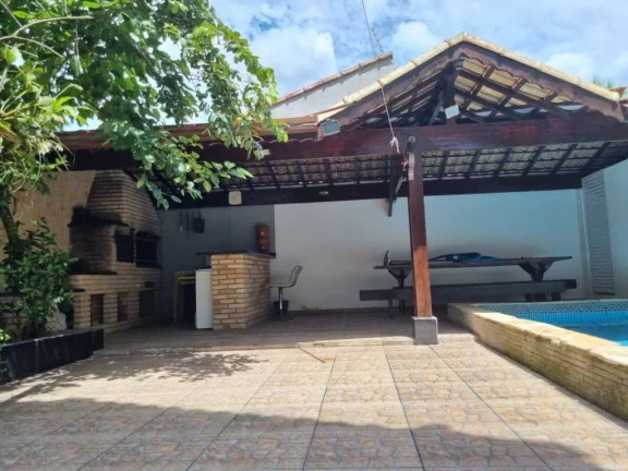 Imagem Sobrado com 3 dormitórios à venda, 200 m² por R$ 2.500.000,00 - Canto do Forte - Praia Grande/SP