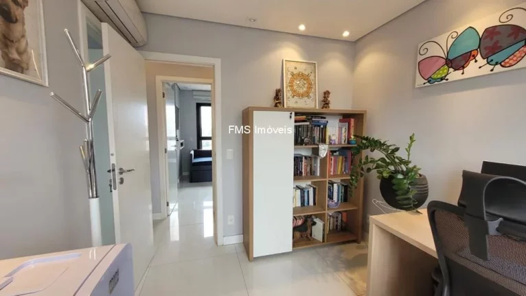 Imagem Imóvel de alto padrão no Brooklin, São Paulo-SP: Apartamento 3 suítes, 2 salas, 5 banheiros, 3 vagas. Venha conhecer!