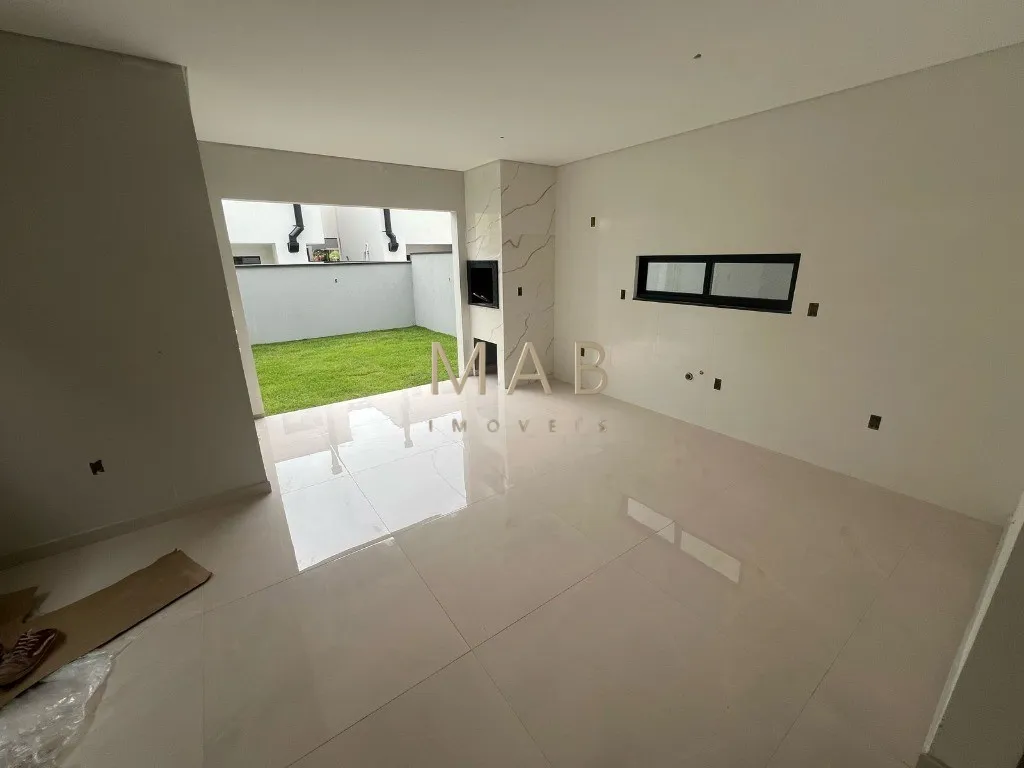 Imagem Sobrado NÃO Geminado à Venda na Praia dos Ingleses em Florianópolis/SC!! Unidade com: 4 dormitórios sendo 1 suíte com closet!