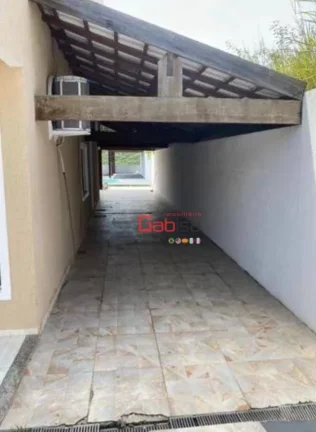 Imagem Casa com 3 dormitórios à venda, 350 m² por R$ 850.000,00 - Guriri - Cabo Frio/RJ