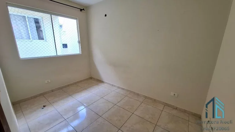 Imagem Sobrado em condomínio fechado 03 quartos c/suíte, desocupado no Uberaba em Curitiba PR