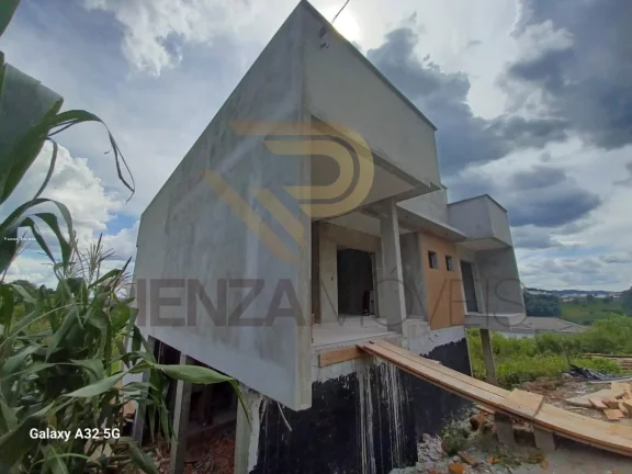 Imagem Casa para Venda em Concórdia, Santa Terezinha, 3 dormitórios, 1 suíte, 2 banheiros, 1 vaga