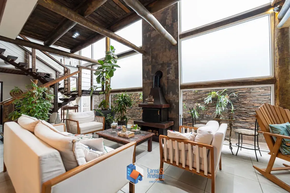 Imagem Casa para venda em Planalto Paulista com 4 quartos, sendo 4 suítes, 326m²