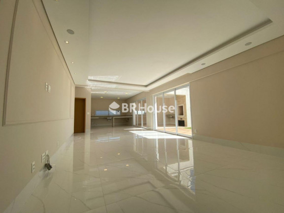 Casa de Condomínio com 3 Quartos à Venda, 280 m² em Condomínio Belvedere II - Cuiabá