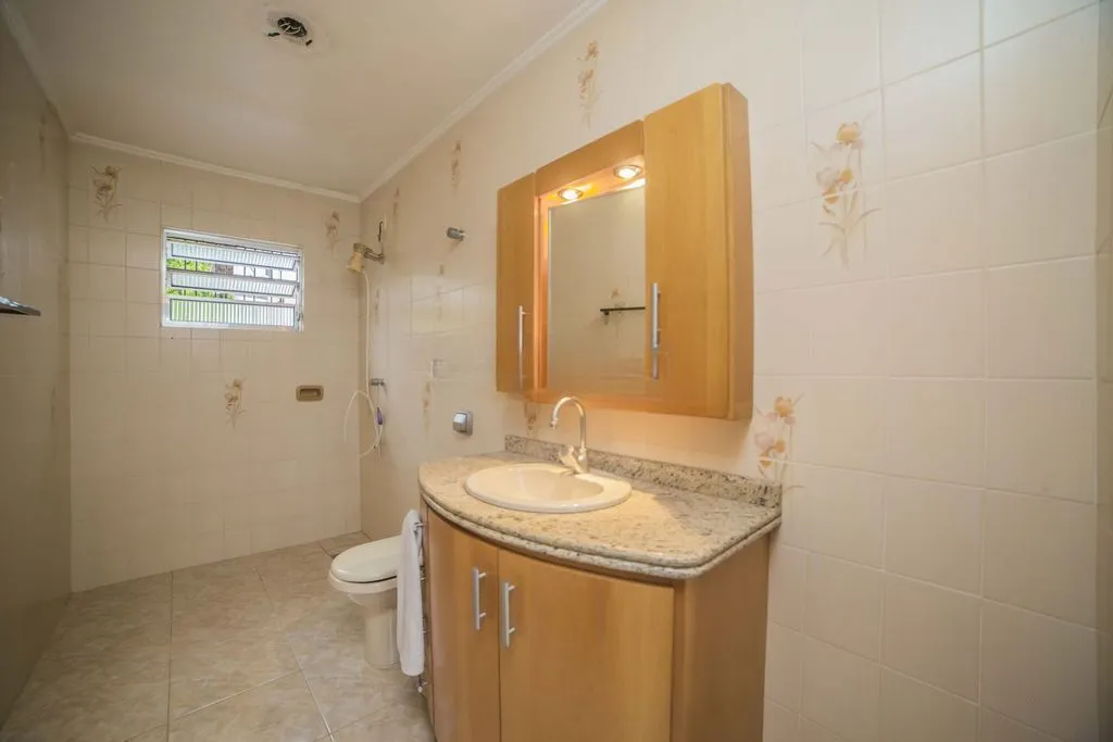 Imagem Casa de 4 dormitórios à venda no Bairro Santa Tereza - Porto Alegre