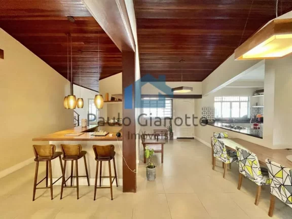 Imagem Casa mobiliada c/ gourmet, piscina aquecida e sauna
