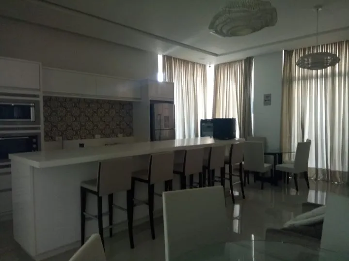 Imagem Apartamento com 4 Quartos à Venda, 220 m² em Itapema
