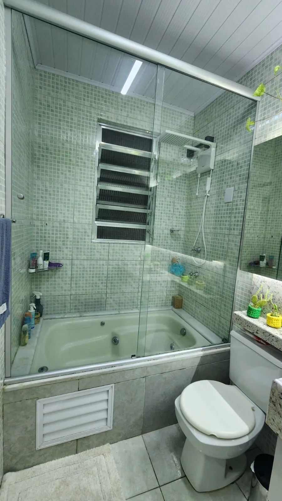 Imagem Apartamento com 02 Quartos e 01 Banheiro no Bairro Petrópolis em Porto Alegre