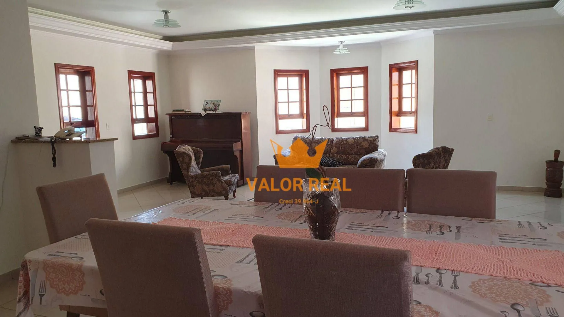 Imagem Casa Venda ou Locação Jd Samambaia com 3 Suítes, AT de 640 m² Quitada.