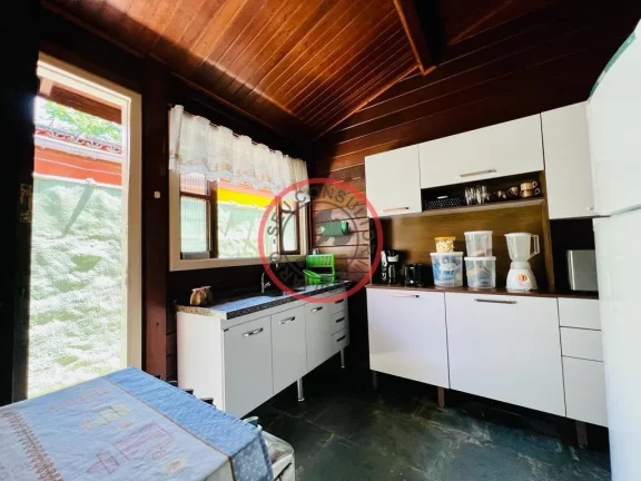 Imagem Casa Térrea, com 2 Quartos, Piscina, Área Gourmet, 3 vagas ,Acesso ao Rio ,Mobiliada
