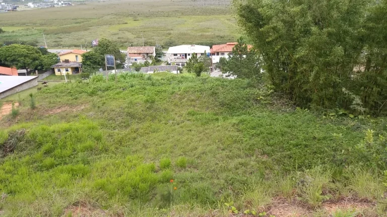 Imagem Terreno de 2640m² em Garopaba-SC: Escritura Pública e Alto Potencial de Valorização!