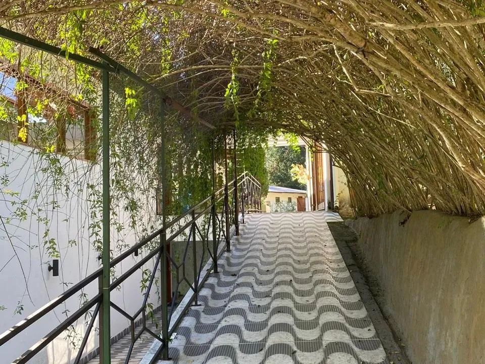 Imagem Casa em Condomínio para Venda em Petrópolis / RJ no bairro Itaipava