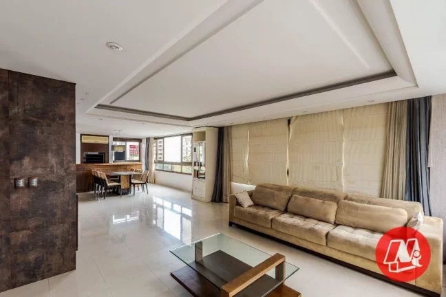 Imagem No bairro Petrópolis , 220 m², 3 suites, 4 vagas e infraestrutura.