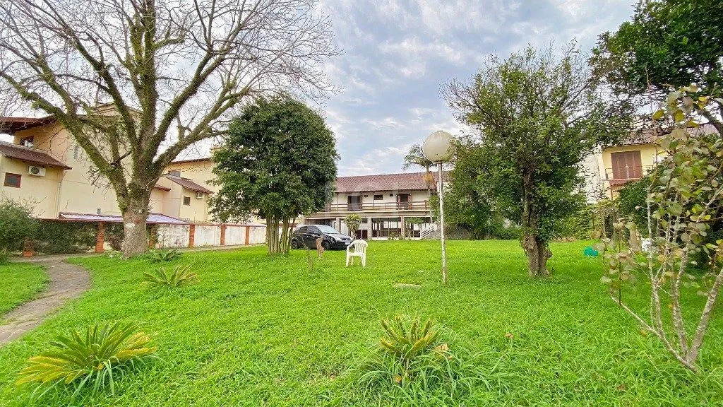 Imagem Casa para Venda - 840m², 7 dormitórios, sendo 3 suites, 8 vagas - Medianeira